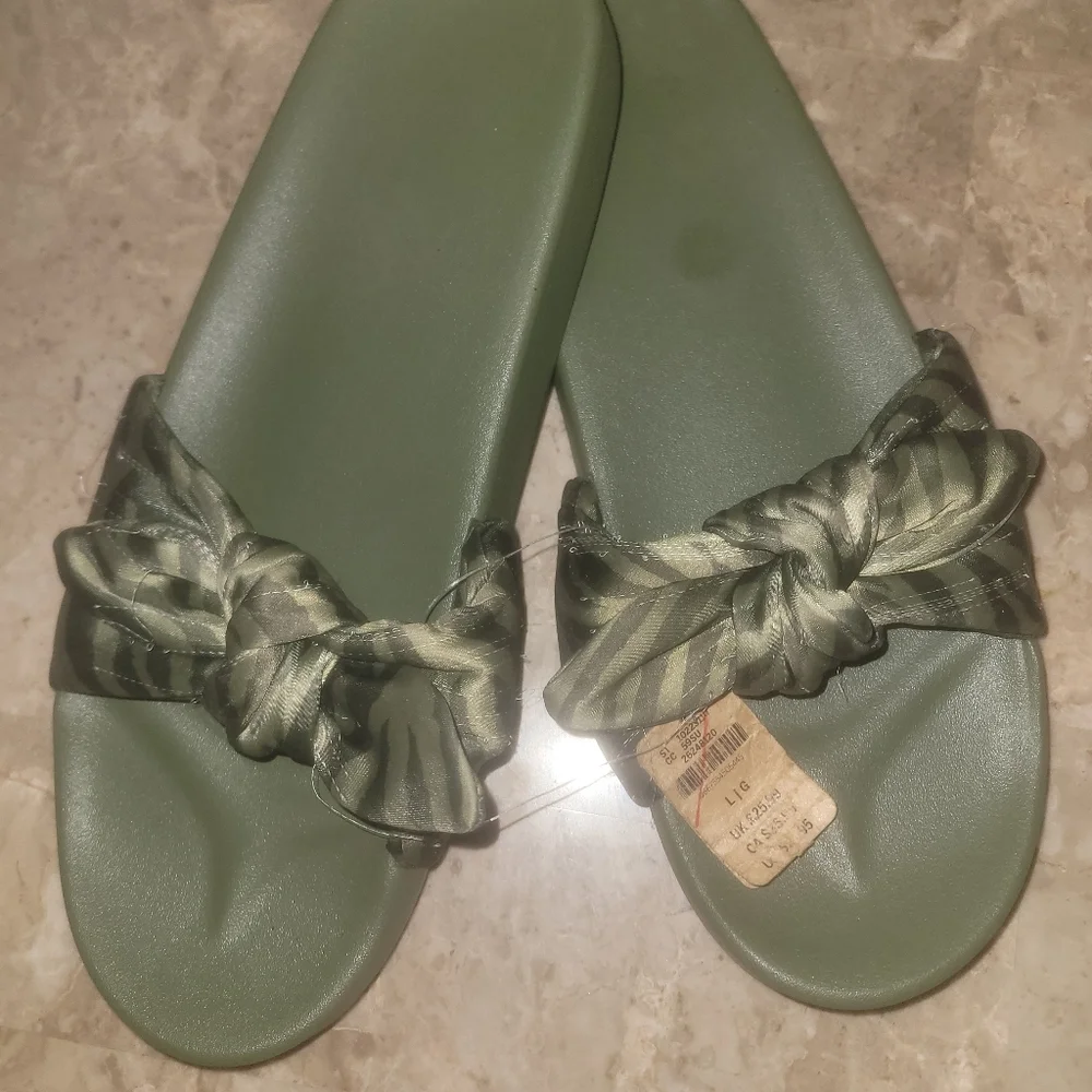 Pink slides - Picture 2 of 2